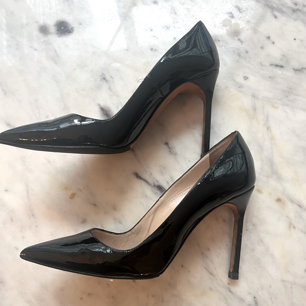 Manolo Blahnik BB patent black heels. Size 37.